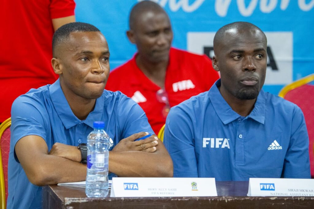 Waamuzi wa FIFA, Elite wanolewa Dar